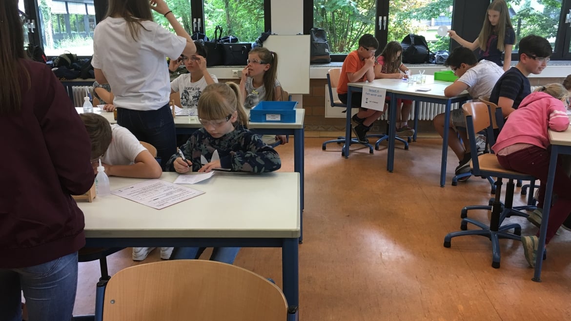 Die dritten Klassen besuchen das CFG mit dem MINT Projekt