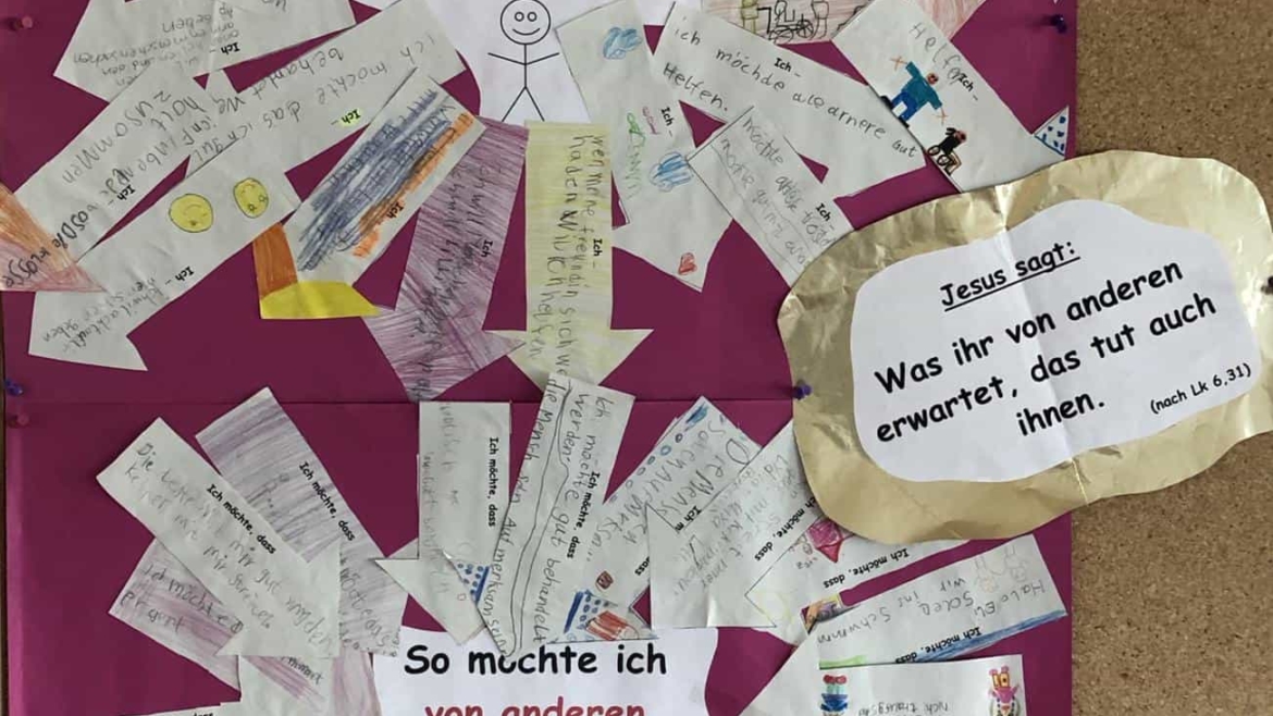 Religionskinder der Klasse 2A: „Die Goldene Regel für mehr Frieden in der Welt“