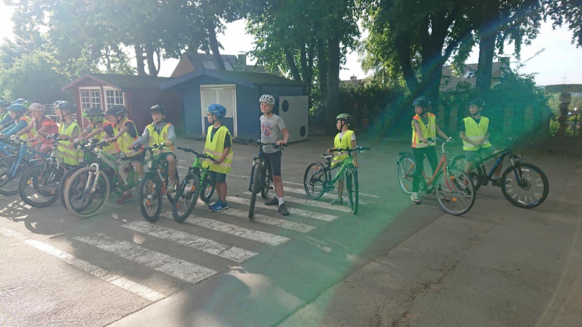 Fahrradtraining mit der Polizei in der 4a