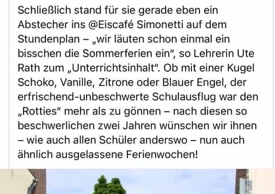 Ein Ausflug im Eiscafé mit der 2b!