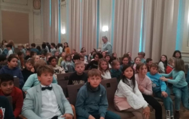 Die Klassen 4a & 4b in der Wuppertaler Stadthalle „Amadeus- Superhirn“