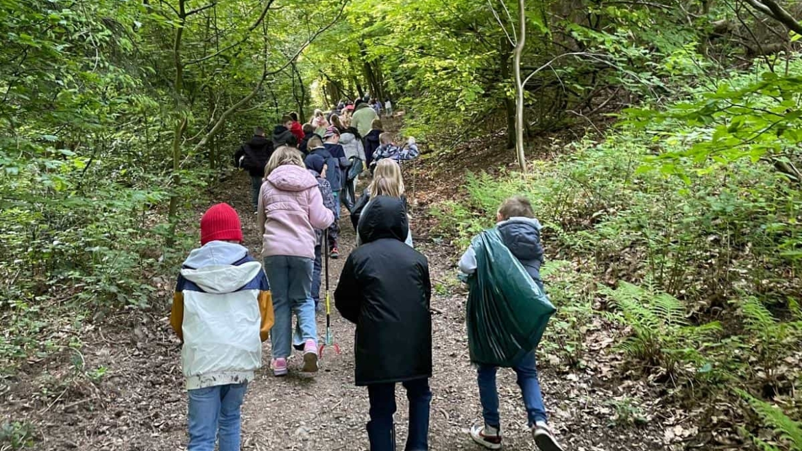 Müllsammelaktion- Saubere Sache! Unsere Schule sammelt Müll für eine bessere Umwelt