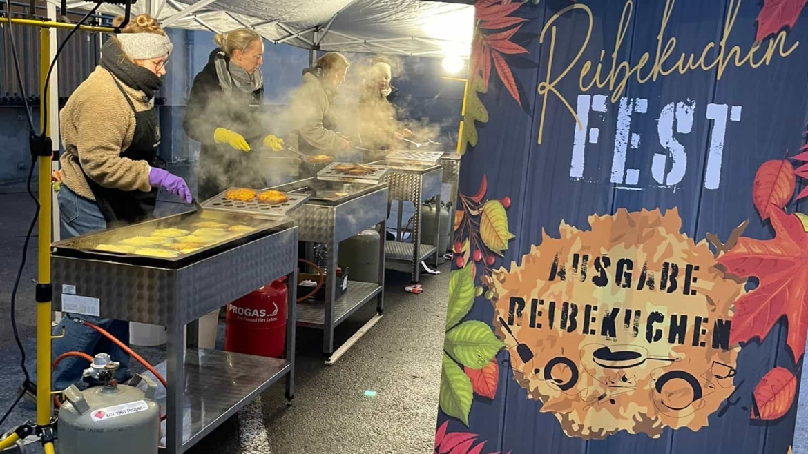 Reibekuchenfest an der Grundschule Rottsieper Höhe – ein stimmungsvoller Start in die Adventszeit