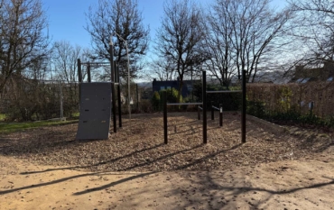 🧗‍♂️🌞 Neues Klettergerüst mit Feuerrutsche begeistert die Kinder 🌞🧗‍♀️